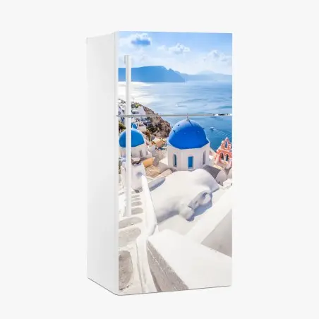 Pegatina para frigorífico cúpulas azules de Santorini sobre el mar – Pixers®