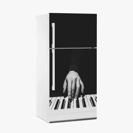Pegatina para frigorífico mano sobre teclas en blanco y negro – Pixers®