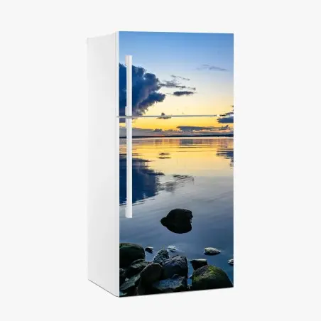 Pegatina para frigorífico atardecer reflejado en aguas tranquilas – Pixers®