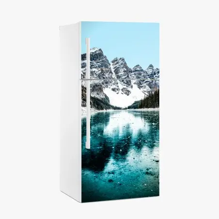 Pegatina para frigorífico paisaje invernal de montañas y lago turquesa – Pixers®
