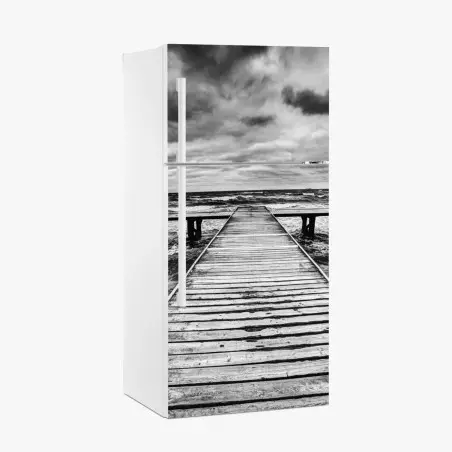 Pegatina para frigorífico muelle solitario sobre mar tempestuoso – Pixers®