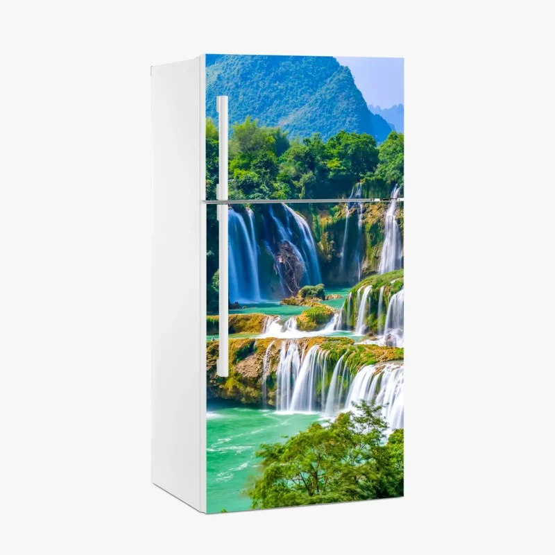 Pegatina para frigorífico oasis de cascadas en tonos esmeralda
