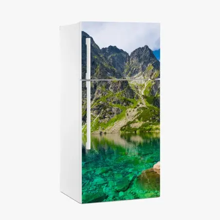 Pegatina para frigorífico impresionante paisaje de Czarny Staw: lago cristalino y montañas – Pixers®