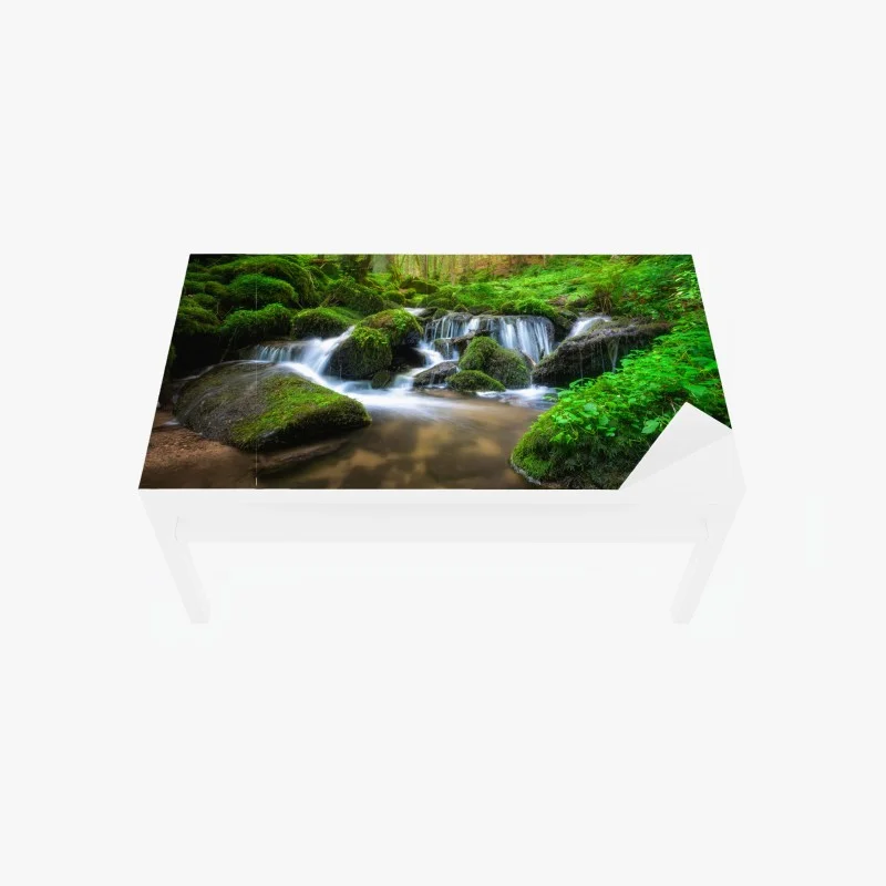 Chapa adhesiva para mesa y escritorio bosque de musgo y cascada serena