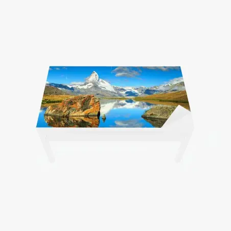 Chapa adhesiva para mesa y escritorio reflejo del Matterhorn en lago alpino – Pixers®