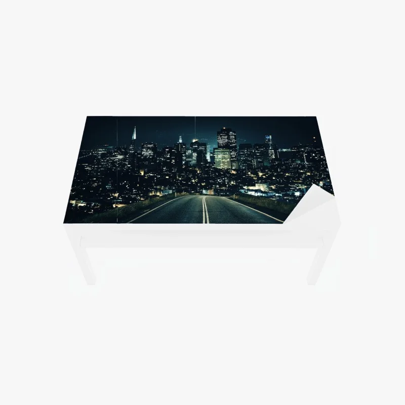 Chapa adhesiva para mesa y escritorio camino nocturno hacia la ciudad iluminada