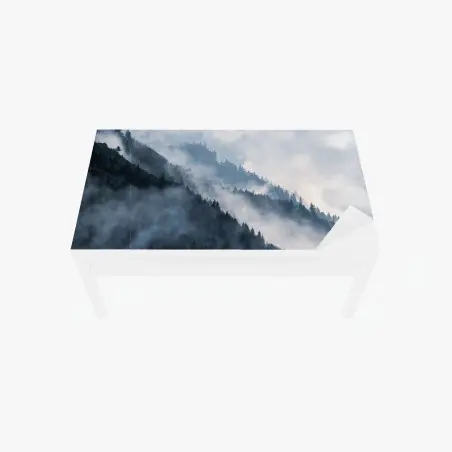 Chapa adhesiva para mesa y escritorio siluetas de montañas entre la niebla – Pixers®