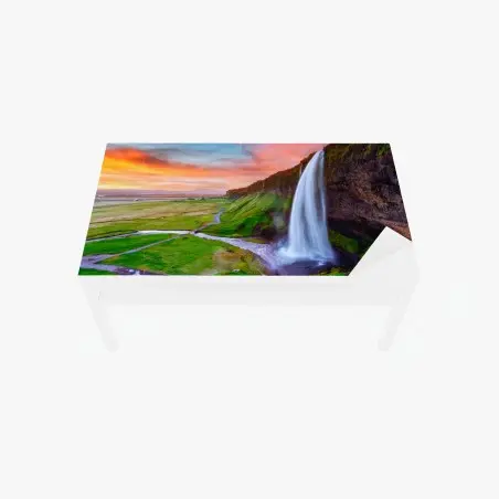 Chapa adhesiva para mesa y escritorio cascada al atardecer en Islandia – Pixers®