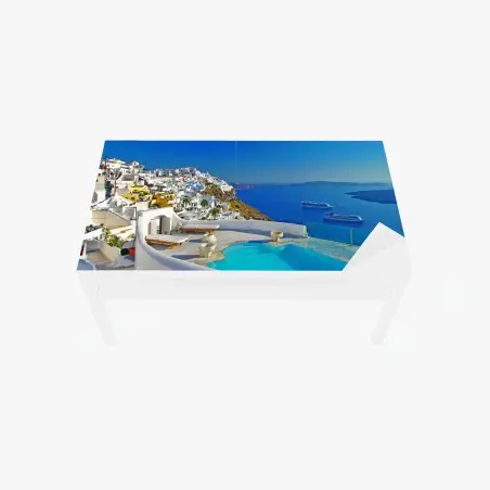 Chapa adhesiva para mesa y escritorio panorámica de Santorini con piscina infinita y vistas al mar – Pixers®