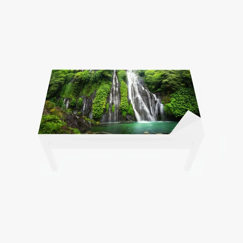 Chapa adhesiva para mesa y escritorio cascada esmeralda en selva tropical