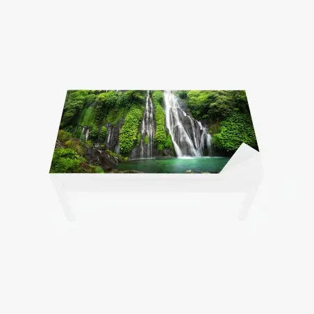 Chapa adhesiva para mesa y escritorio cascada esmeralda en selva tropical – Pixers®