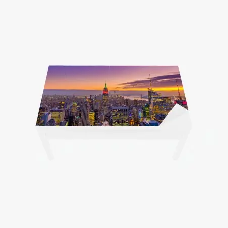 Chapa adhesiva para mesa y escritorio skyline iluminado de Nueva York al atardecer – Pixers®