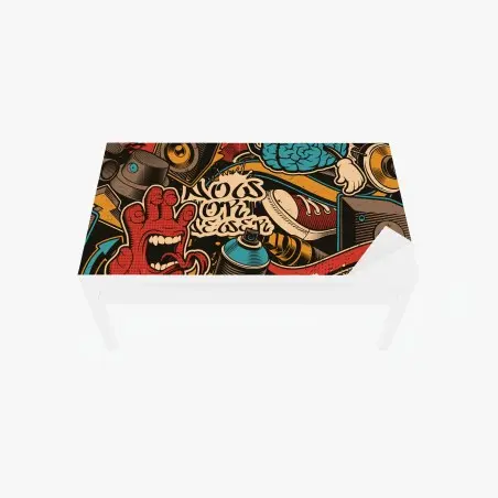 Chapa adhesiva para mesa y escritorio collage urbano de música y arte callejero – Pixers®