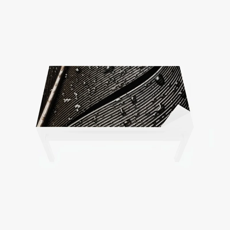 Chapa adhesiva para mesa y escritorio textura de pluma en blanco y negro con gotas