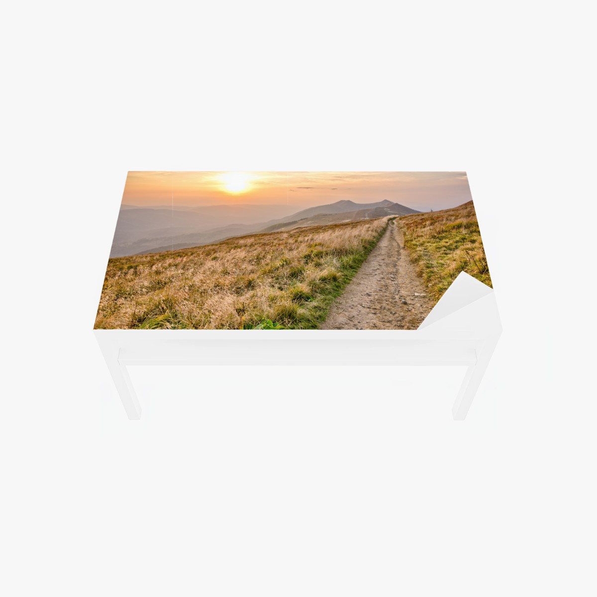 Chapa adhesiva para mesa y escritorio atardecer dorado en Bieszczady, camino entre montañas – Pixers®