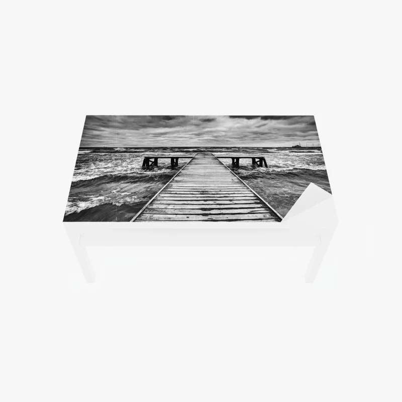 Chapa adhesiva para mesa y escritorio muelle solitario sobre mar tempestuoso