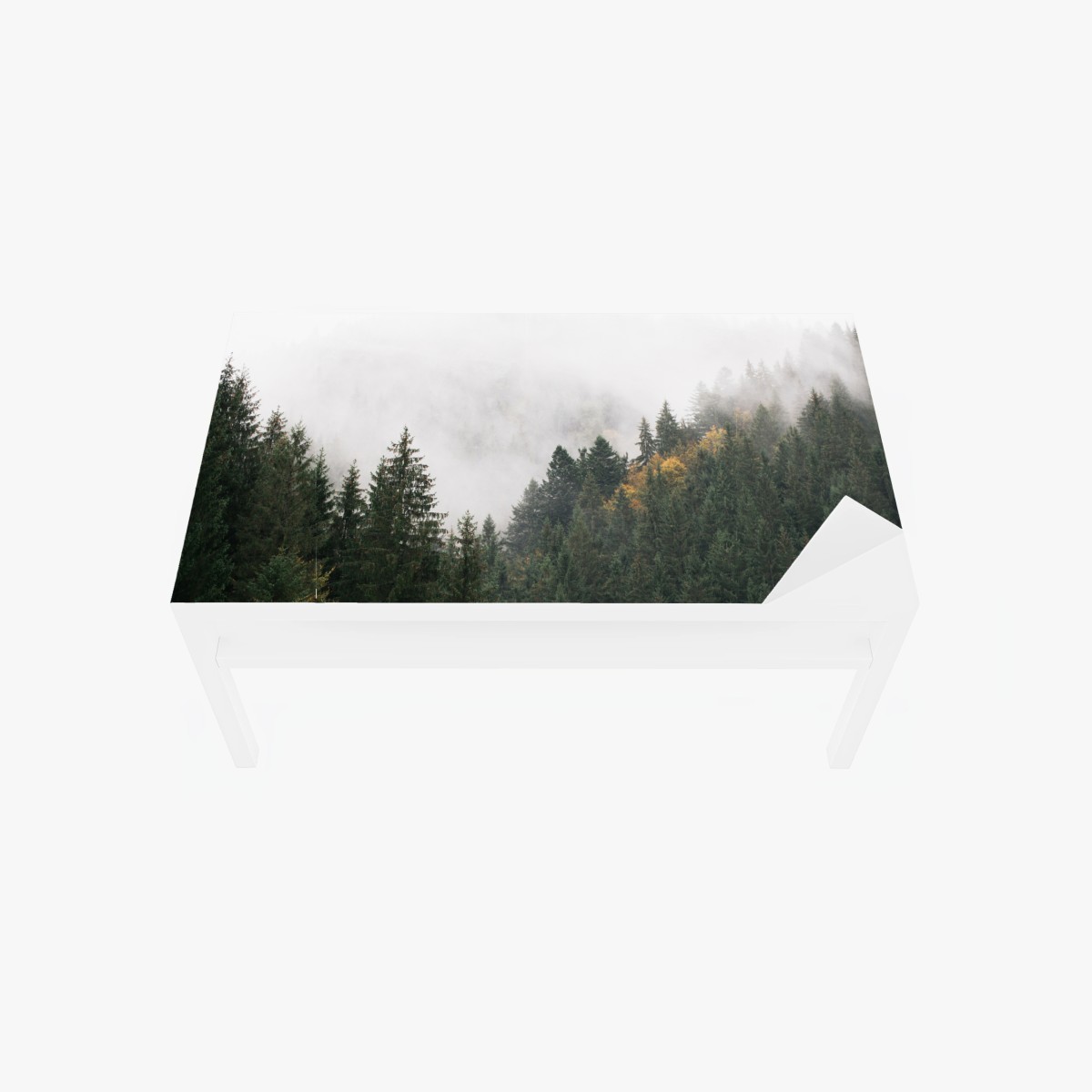 Chapa adhesiva para mesa y escritorio montañas y abetos envueltos en niebla – Pixers®
