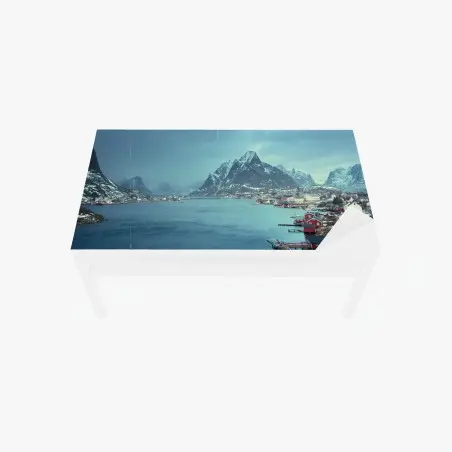 Chapa adhesiva para mesa y escritorio serenidad ártica en Reine, Lofoten, Noruega – Pixers®