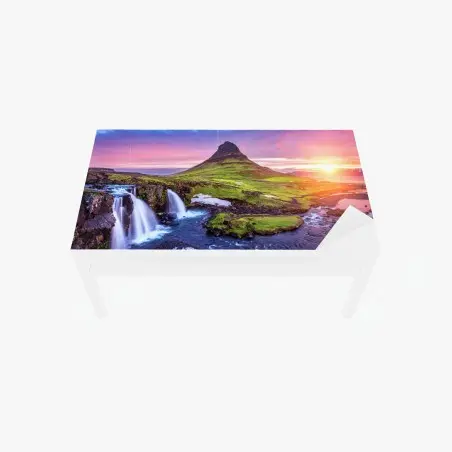 Chapa adhesiva para mesa y escritorio amanecer en Kirkjufell, belleza natural de Islandia – Pixers®