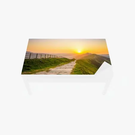 Chapa adhesiva para mesa y escritorio amanecer en el sendero de las colinas – Pixers®