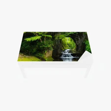 Chapa adhesiva para mesa y escritorio arco natural con cascada en bosque verde – Pixers®
