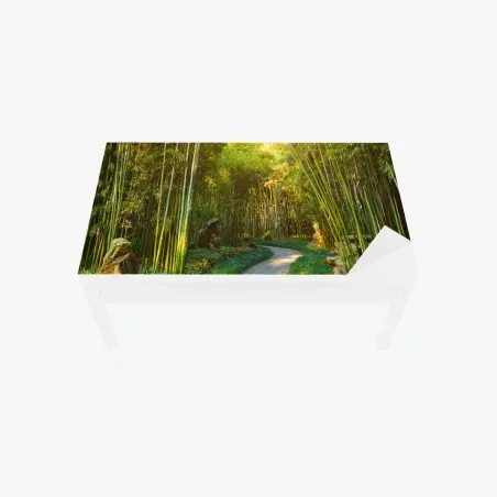 Chapa adhesiva para mesa y escritorio sendero sereno entre bambús al amanecer – Pixers®
