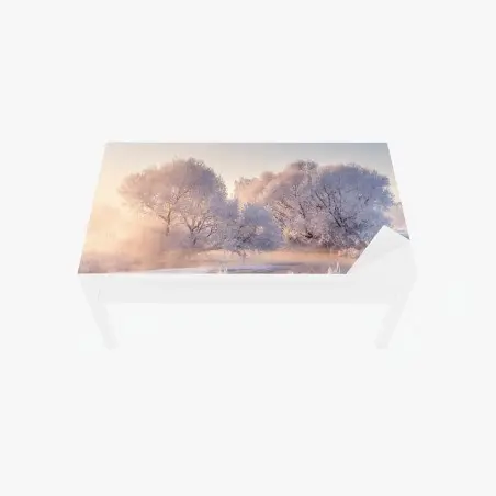 Chapa adhesiva para mesa y escritorio amanecer invernal con árboles cubiertos de escarcha – Pixers®