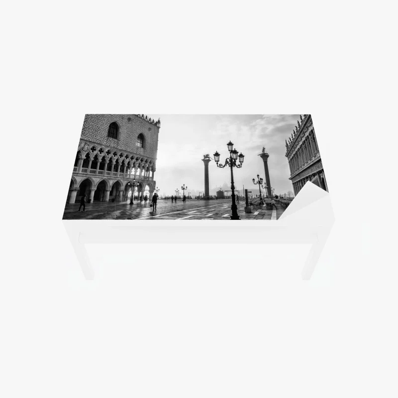 Chapa adhesiva para mesa y escritorio místico amanecer en la plaza de San Marcos, Venecia