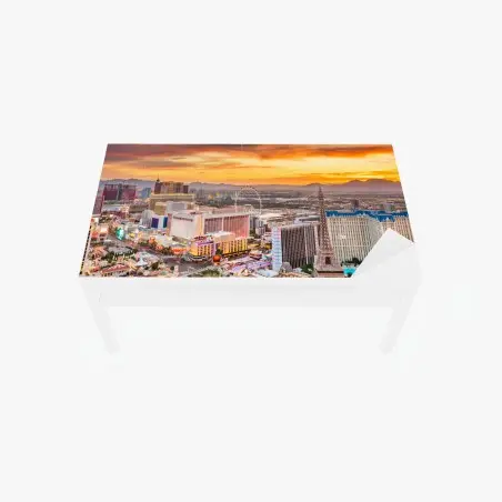Chapa adhesiva para mesa y escritorio vibrante skyline de Las Vegas al atardecer – Pixers®