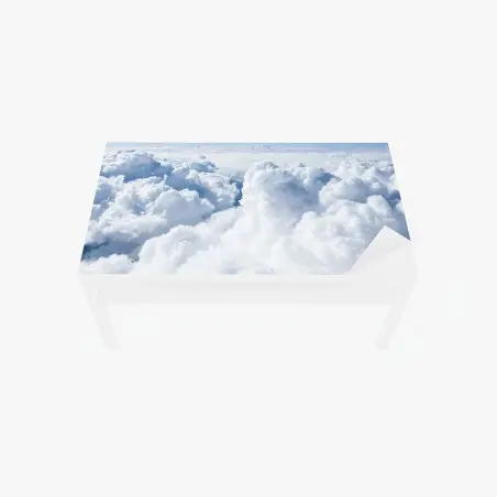 Chapa adhesiva para mesa y escritorio nubes esponjosas sobre el cielo azul – Pixers®