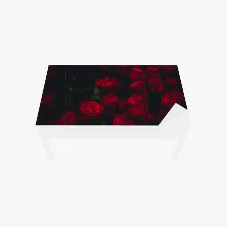 Chapa adhesiva para mesa y escritorio ramillete de rosas rojas en penumbra – Pixers®