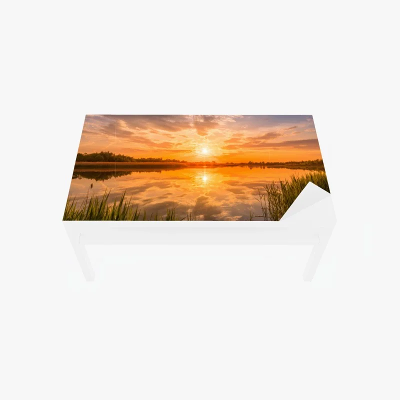Chapa adhesiva para mesa y escritorio puesta de sol dorada sobre el lago