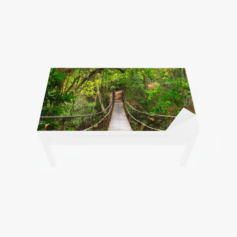 Chapa adhesiva para mesa y escritorio pasarela de madera en bosque frondoso