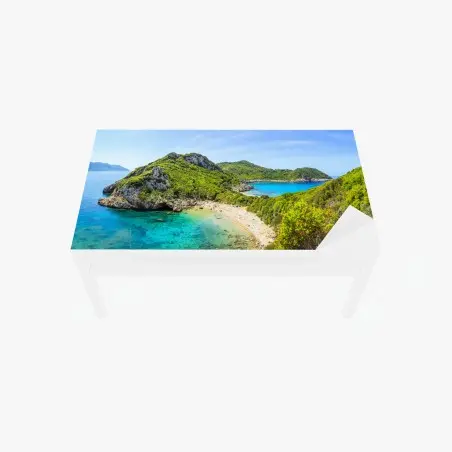 Chapa adhesiva para mesa y escritorio bahía escondida de aguas turquesas y acantilados verdes – Pixers®