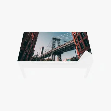 Chapa adhesiva para mesa y escritorio impresión urbana: puente de Manhattan y fachadas de ladrillo – Pixers®