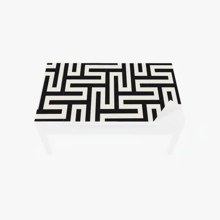Chapa adhesiva para mesa y escritorio patrón geométrico de laberinto en tonos crema y negro – Pixers®