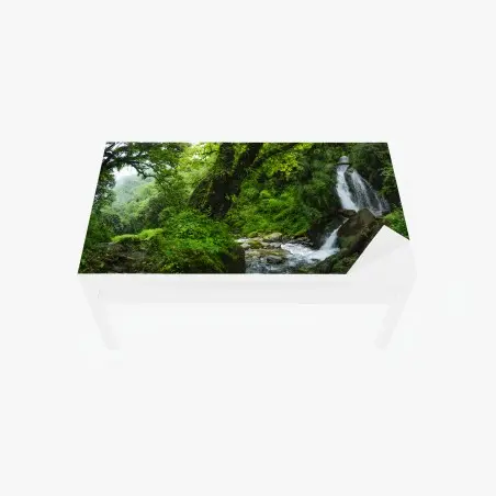 Chapa adhesiva para mesa y escritorio cascada en bosque esmeralda – Pixers®
