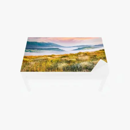 Chapa adhesiva para mesa y escritorio amanecer brumoso en la sierra de Borzhava – Pixers®