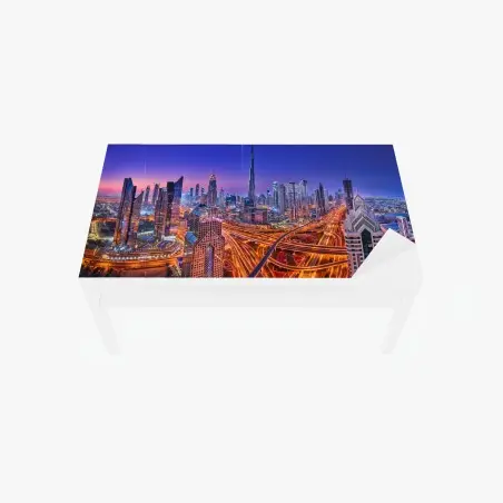 Chapa adhesiva para mesa y escritorio panorama nocturno de rascacielos en Dubái – Pixers®
