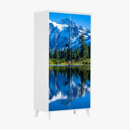 Pegatina para armario reflejo de montaña nevada en lago sereno – Pixers®