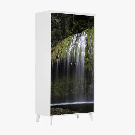 Pegatina para armario cascada de cortina en bosque musgoso – Pixers®