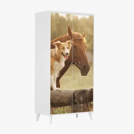 Pegatina para armario amistad campestre entre perro y caballo – Pixers®
