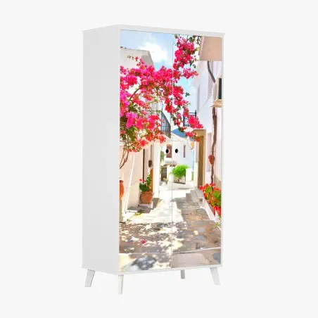 Pegatina para armario calle mediterránea con buganvillas en flor – Pixers®
