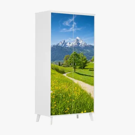 Pegatina para armario paisaje alpino con sendero entre prados floridos y picos nevados – Pixers®