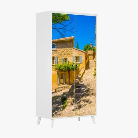 Pegatina para armario escena soleada de pueblo de piedra – Pixers®