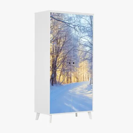 Pegatina para armario camino nevado al amanecer en el bosque – Pixers®