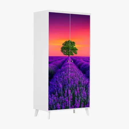 Pegatina para armario árbol solitario entre campos de lavanda al atardecer – Pixers®