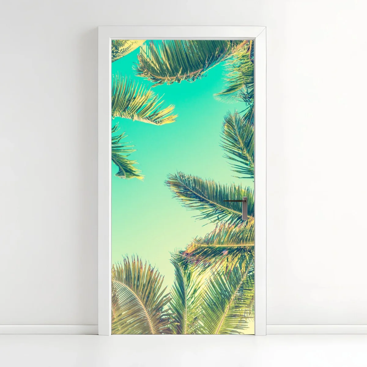Pegatina para puerta palmeras retro bajo el cielo azul – Pixers® Pegatina para puerta palmeras retro bajo el cielo azul – Pixers®