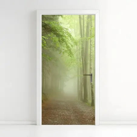 Pegatina para puerta sendero brumoso entre hayas y abedules – Pixers®