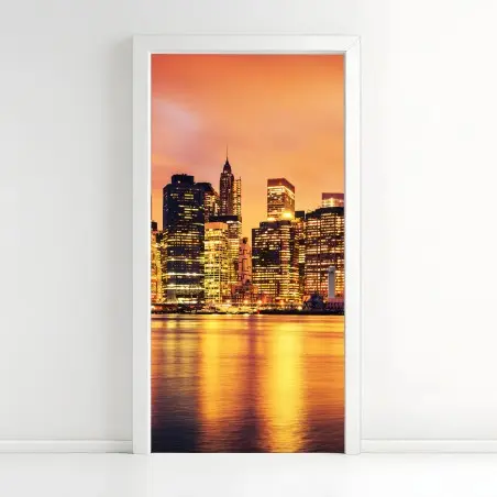 Pegatina para puerta atmósfera dorada de Manhattan al atardecer – Pixers®